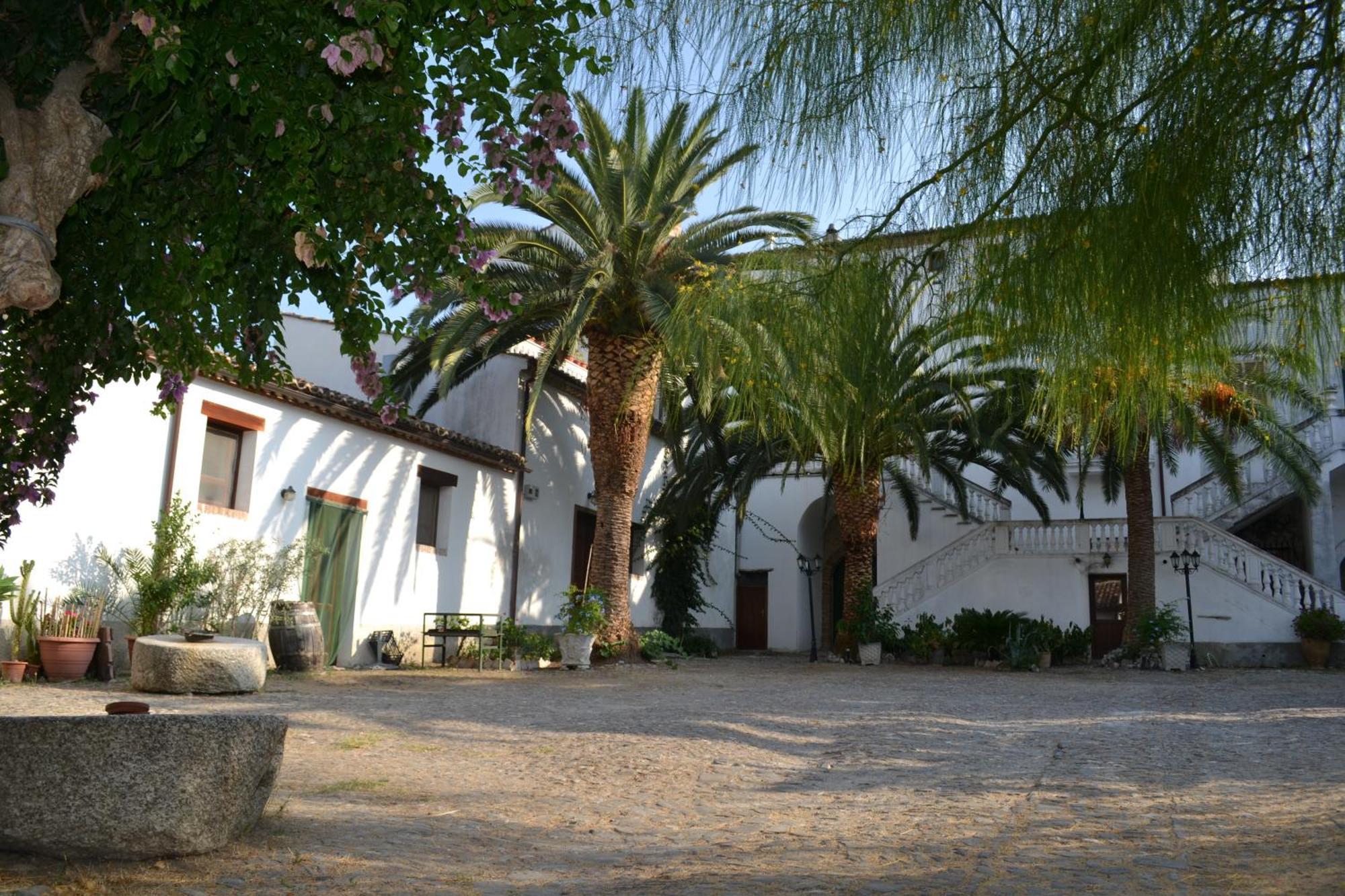 Agriturismo Malena Amica ภายนอก รูปภาพ